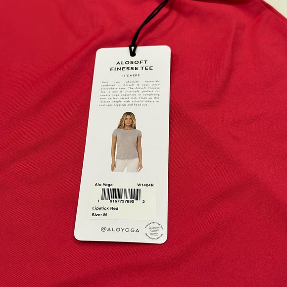 Alo Alosoft Finesse Tee.  Red lipstick ALOSOFT FINESSE TEE- Sexy! So flattering - Picture 4 of 4